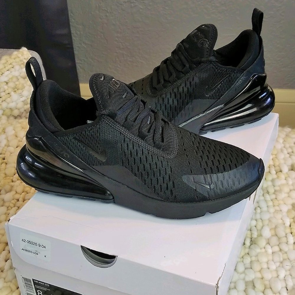 NIke Air Max 270 Triple Black Sz 9.5 Like New!